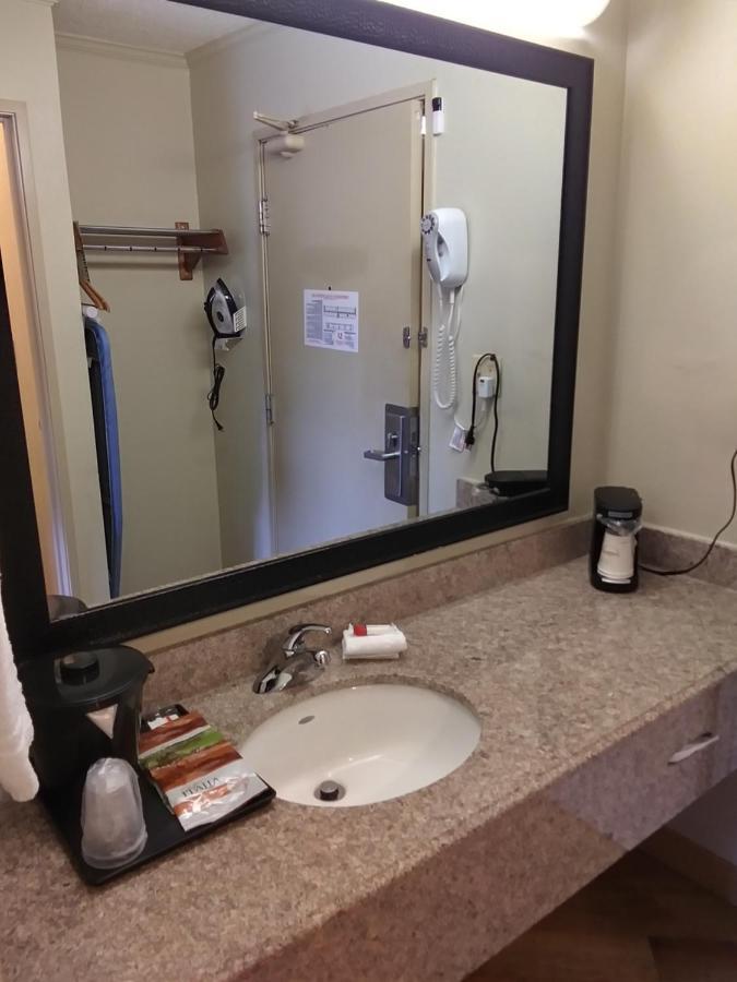 Travelodge By Wyndham Columbus State University Extérieur photo