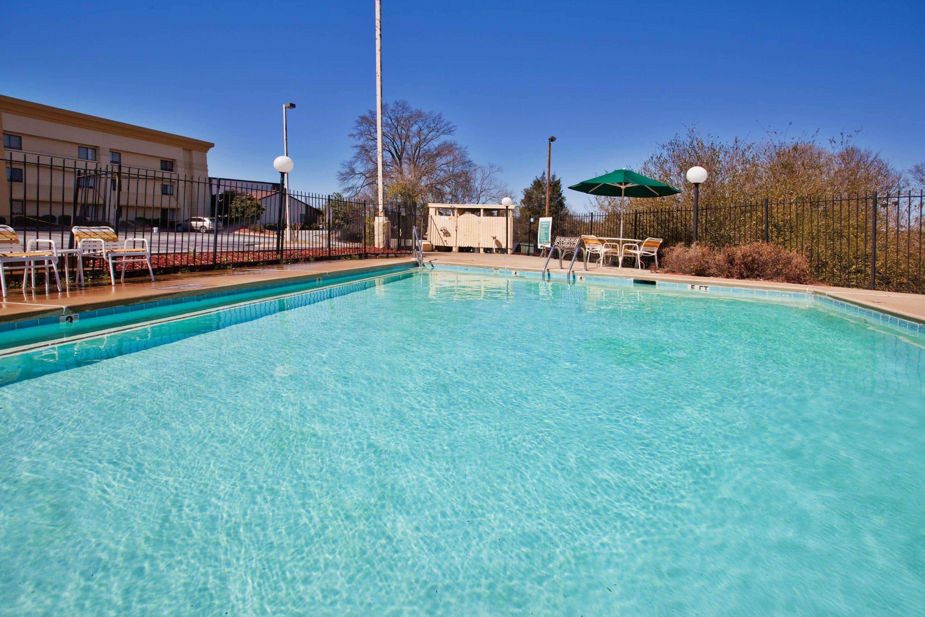 Travelodge By Wyndham Columbus State University Extérieur photo